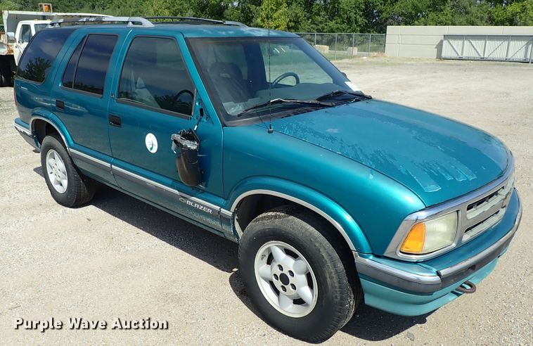 image for item DE0929 1996 Chevrolet Blazer LS SUV