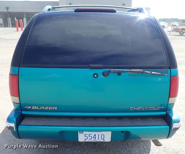 image for item DE0929 1996 Chevrolet Blazer LS SUV
