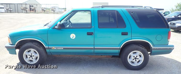 image for item DE0929 1996 Chevrolet Blazer LS SUV