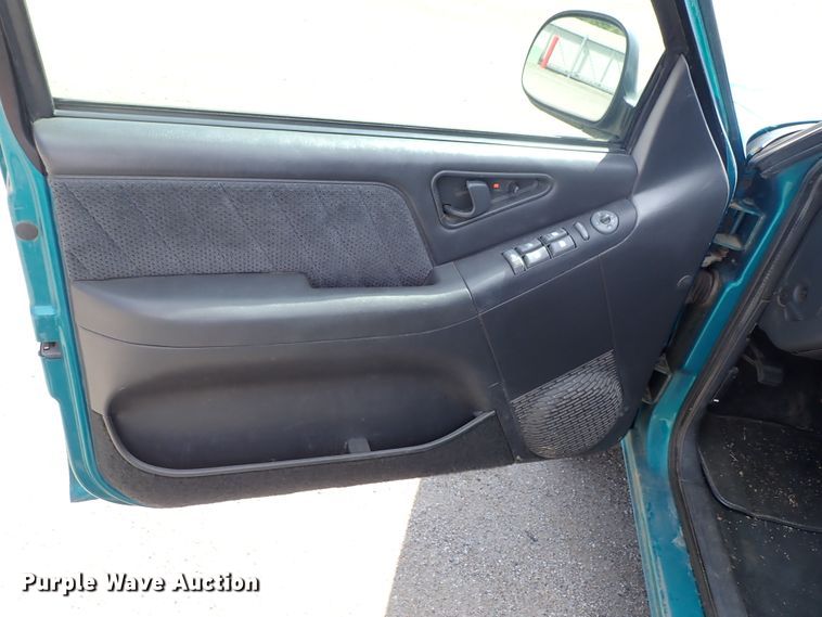 image for item DE0929 1996 Chevrolet Blazer LS SUV