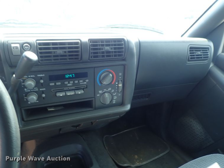 image for item DE0929 1996 Chevrolet Blazer LS SUV