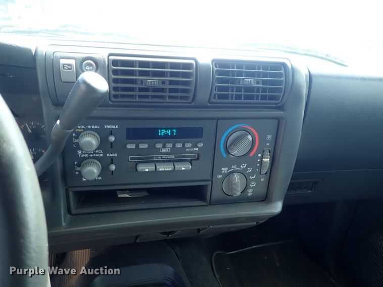 image for item DE0929 1996 Chevrolet Blazer LS SUV