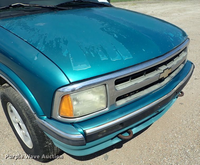 image for item DE0929 1996 Chevrolet Blazer LS SUV