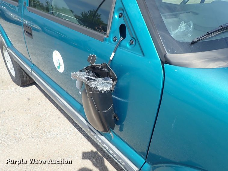 image for item DE0929 1996 Chevrolet Blazer LS SUV