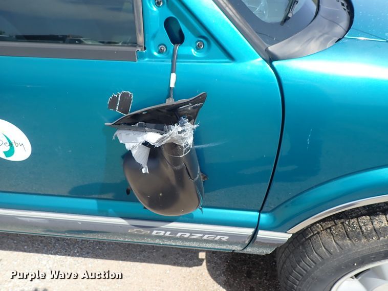 image for item DE0929 1996 Chevrolet Blazer LS SUV