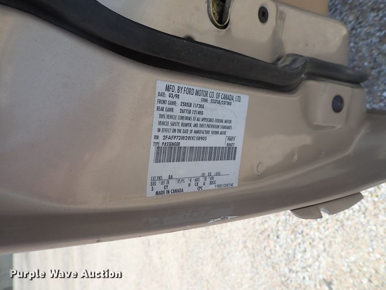 image for item DE0930 1998 Ford Crown Victoria