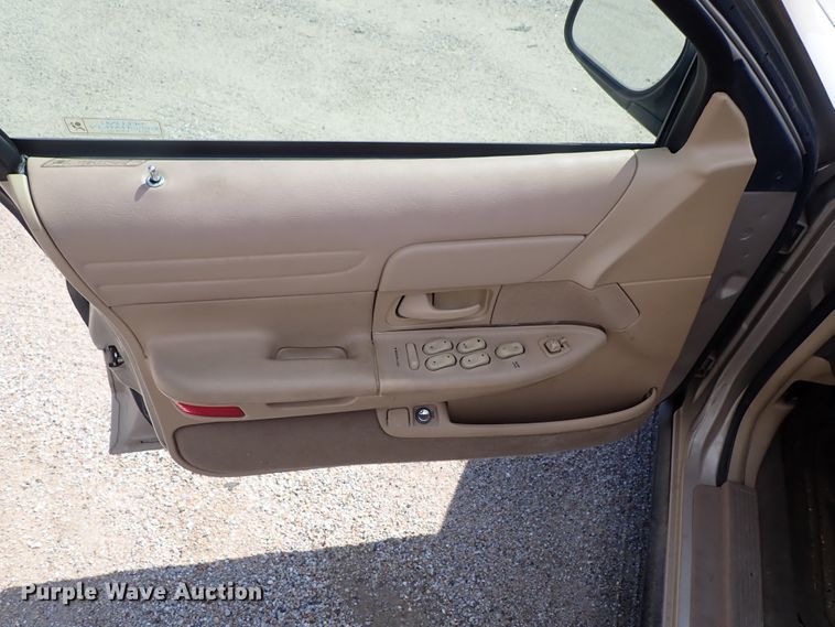 image for item DE0930 1998 Ford Crown Victoria