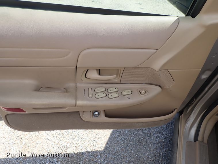 image for item DE0930 1998 Ford Crown Victoria