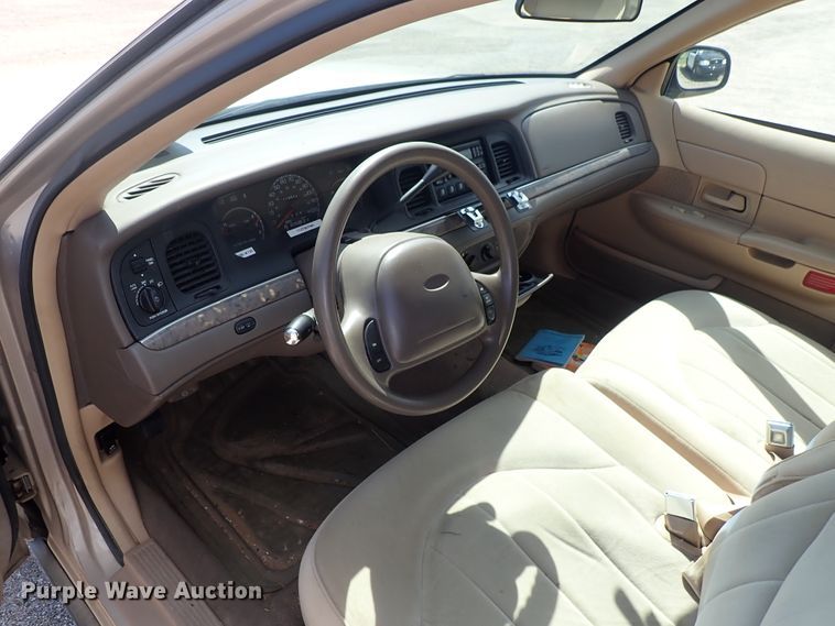 image for item DE0930 1998 Ford Crown Victoria