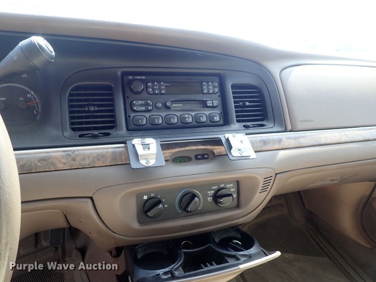image for item DE0930 1998 Ford Crown Victoria