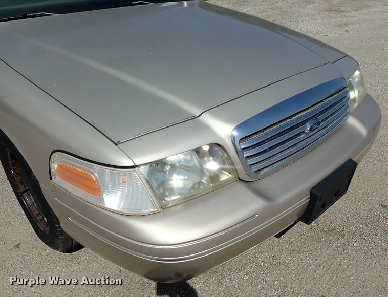 image for item DE0930 1998 Ford Crown Victoria