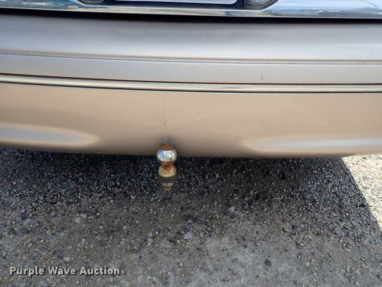 image for item DE0930 1998 Ford Crown Victoria