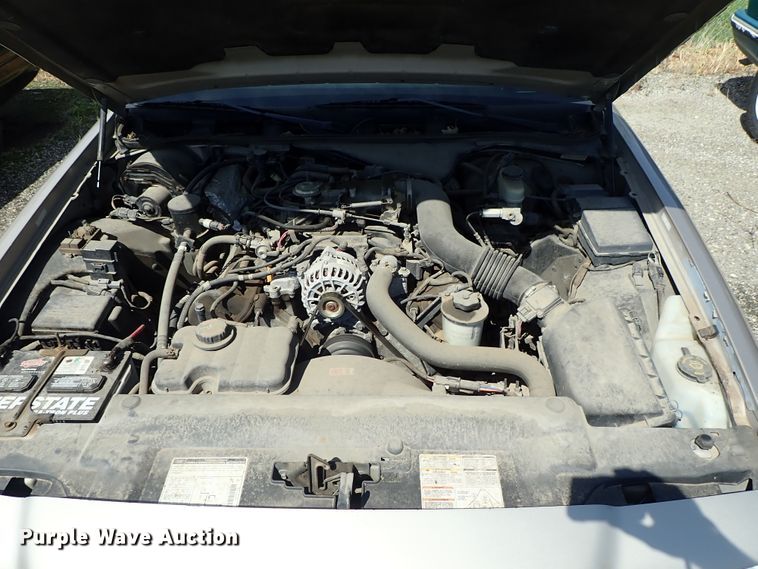 image for item DE0930 1998 Ford Crown Victoria