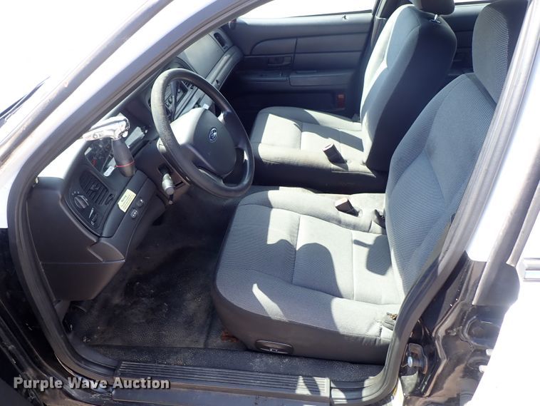 image for item DE0931 2010 Ford Crown Victoria Police Interceptor