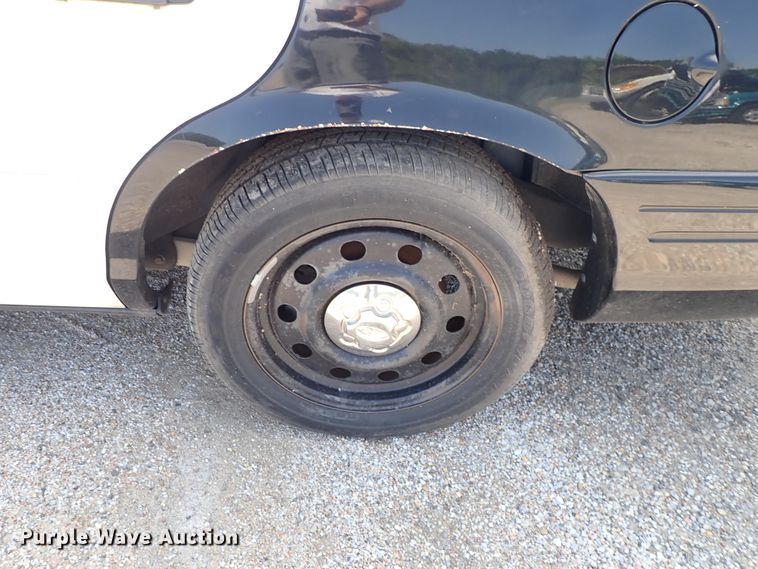 image for item DE0931 2010 Ford Crown Victoria Police Interceptor