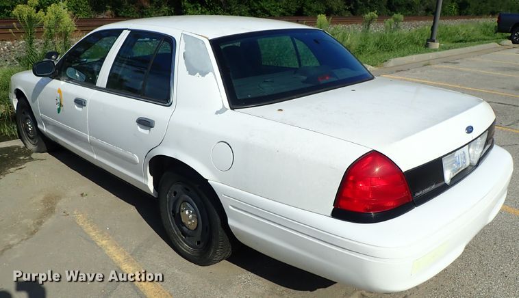 image for item DE5582 2003 Ford Crown Victoria Police Interceptor