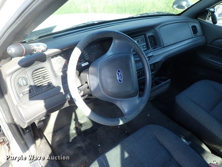 image for item DE5582 2003 Ford Crown Victoria Police Interceptor