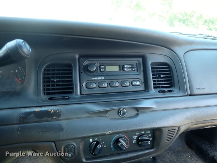 image for item DE5582 2003 Ford Crown Victoria Police Interceptor