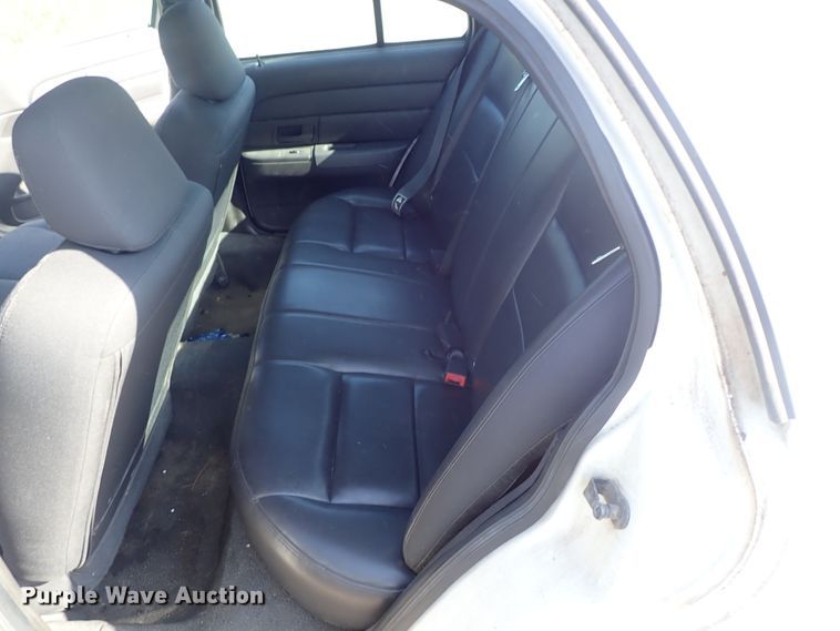 image for item DE5582 2003 Ford Crown Victoria Police Interceptor