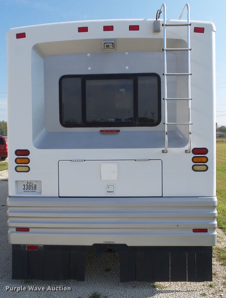 image for item DF0803 1999 Winnebago Chieftain 36WL RV