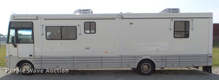 image for item DF0803 1999 Winnebago Chieftain 36WL RV