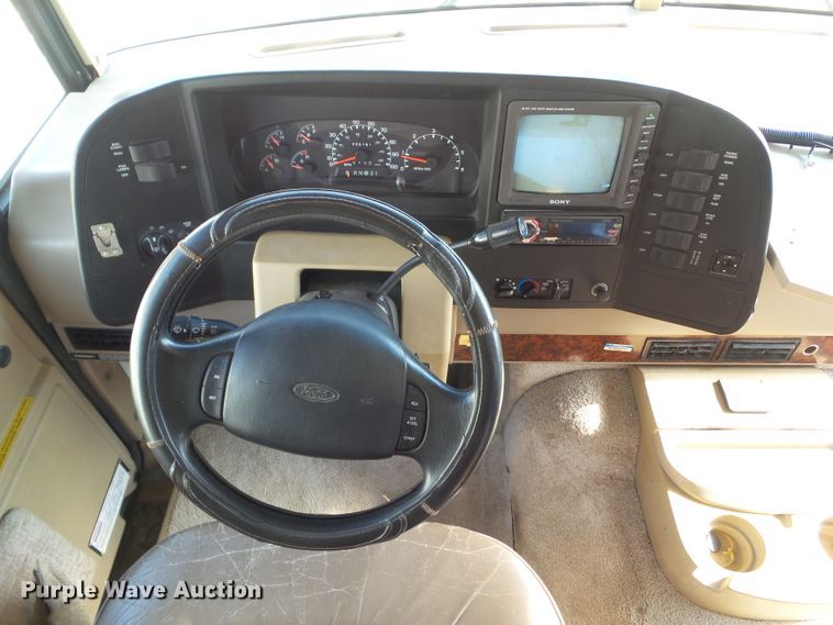 image for item DF0803 1999 Winnebago Chieftain 36WL RV