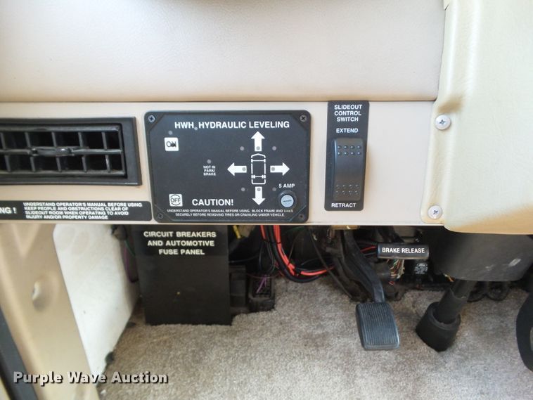 image for item DF0803 1999 Winnebago Chieftain 36WL RV