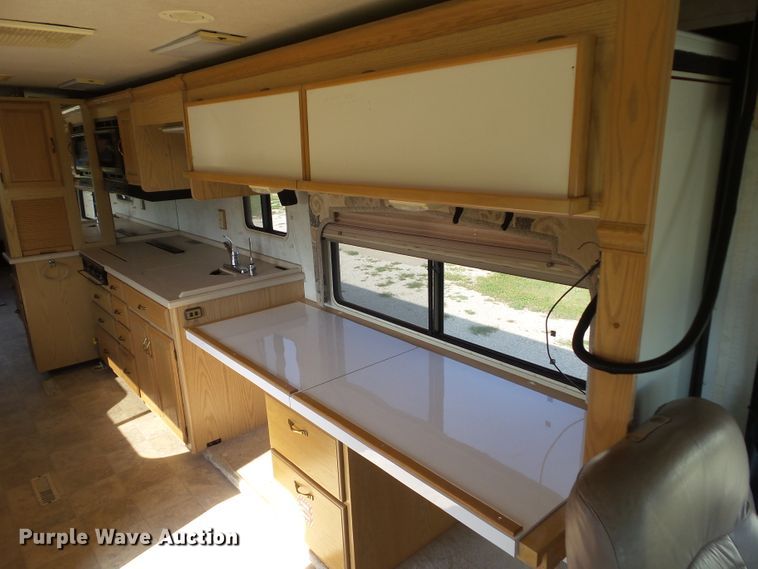 image for item DF0803 1999 Winnebago Chieftain 36WL RV