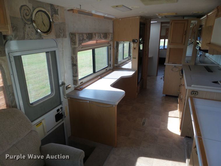 image for item DF0803 1999 Winnebago Chieftain 36WL RV