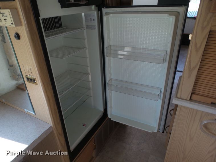 image for item DF0803 1999 Winnebago Chieftain 36WL RV