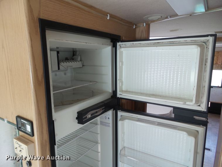 image for item DF0803 1999 Winnebago Chieftain 36WL RV