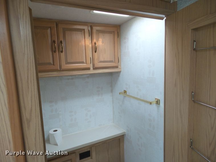 image for item DF0803 1999 Winnebago Chieftain 36WL RV