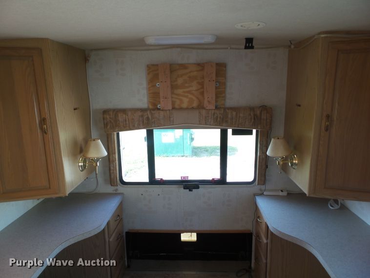 image for item DF0803 1999 Winnebago Chieftain 36WL RV