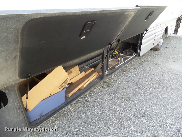 image for item DF0803 1999 Winnebago Chieftain 36WL RV