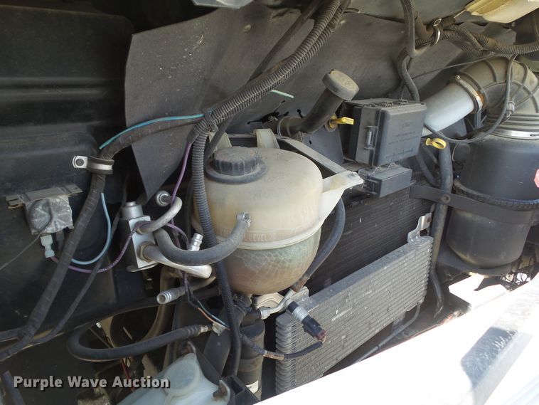 image for item DF0803 1999 Winnebago Chieftain 36WL RV