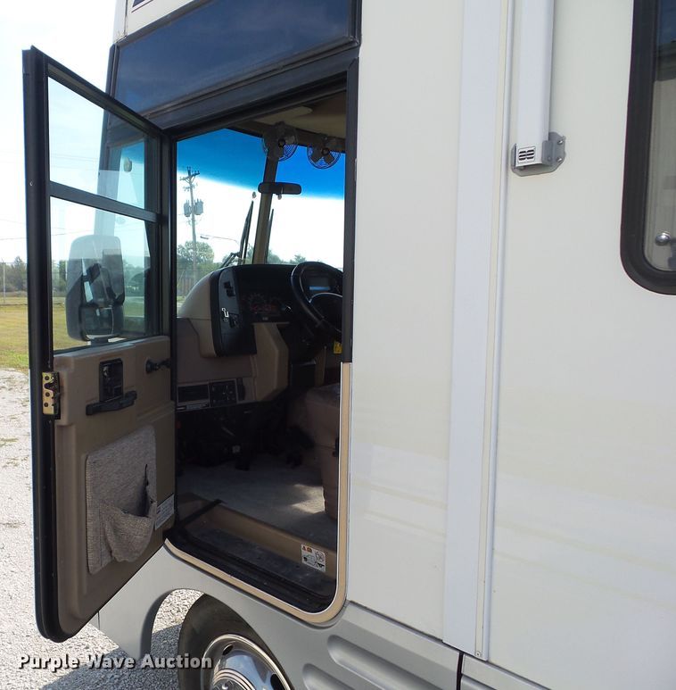 image for item DF0803 1999 Winnebago Chieftain 36WL RV