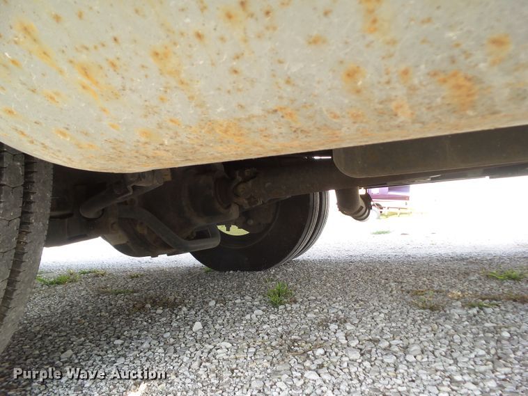 image for item DF0803 1999 Winnebago Chieftain 36WL RV