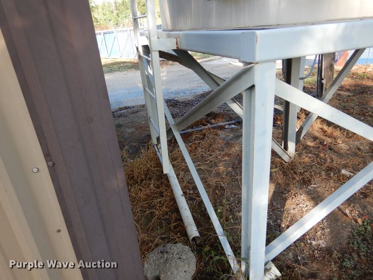 image for item DF2573 Stainless steel heated oil tank