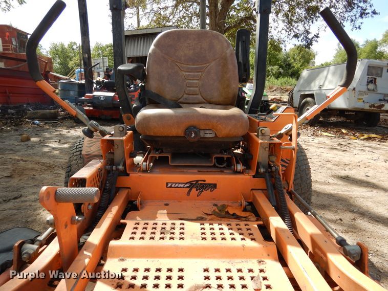 image for item DF2577 Scag Turf Tiger STT52V-27CH ZTR lawn mower
