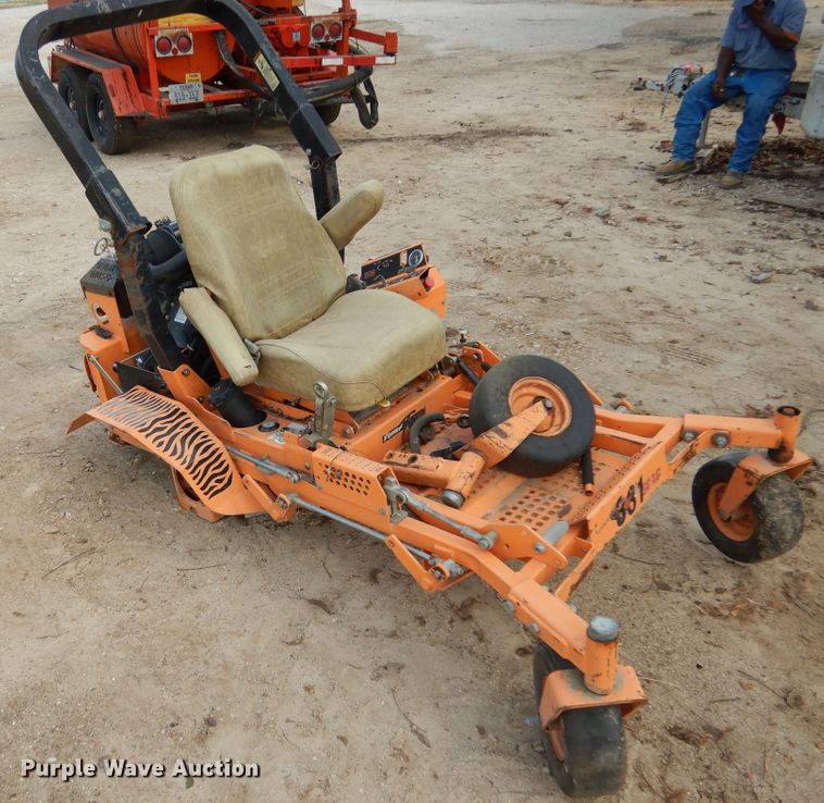 image for item DF2579 Scag STT52V-27CH ZTR lawn mower