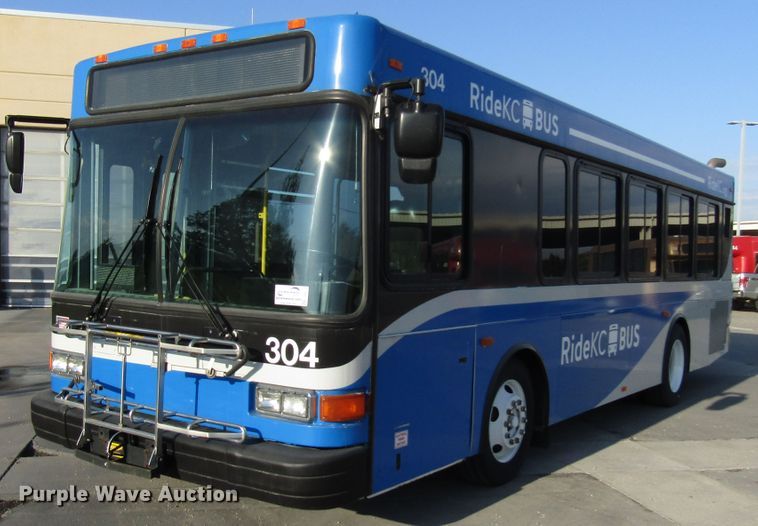 image for item DG8174 2007 Gillig G29E102R2 shuttle bus
