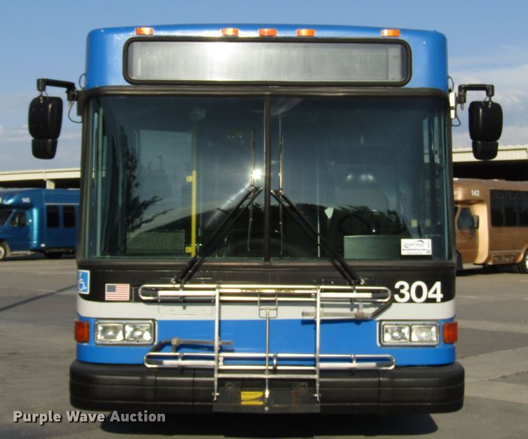 image for item DG8174 2007 Gillig G29E102R2 shuttle bus