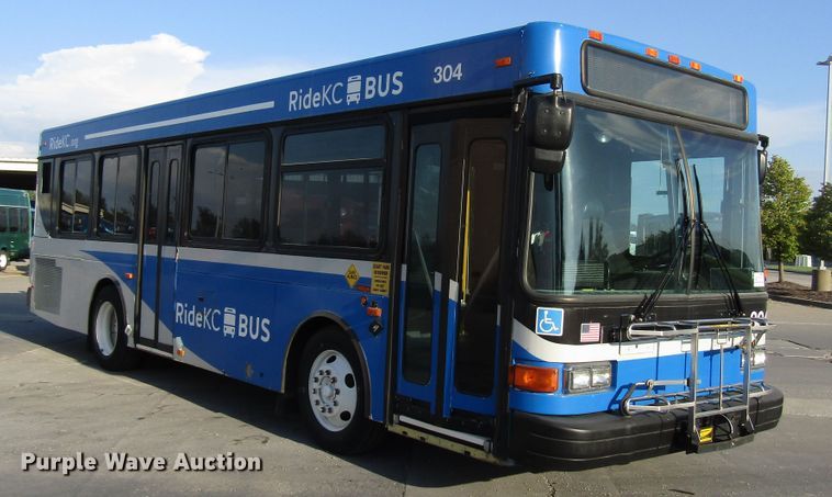 image for item DG8174 2007 Gillig G29E102R2 shuttle bus