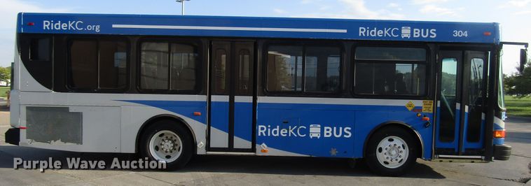 image for item DG8174 2007 Gillig G29E102R2 shuttle bus