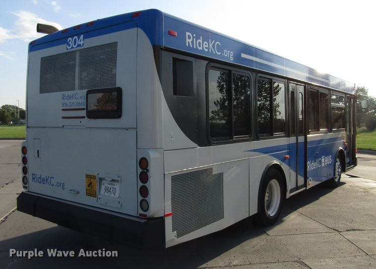 image for item DG8174 2007 Gillig G29E102R2 shuttle bus