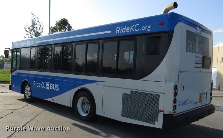 image for item DG8174 2007 Gillig G29E102R2 shuttle bus