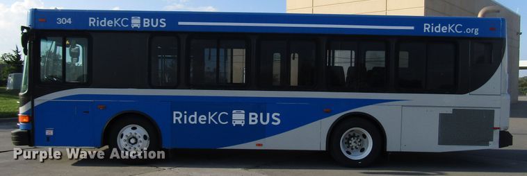 image for item DG8174 2007 Gillig G29E102R2 shuttle bus