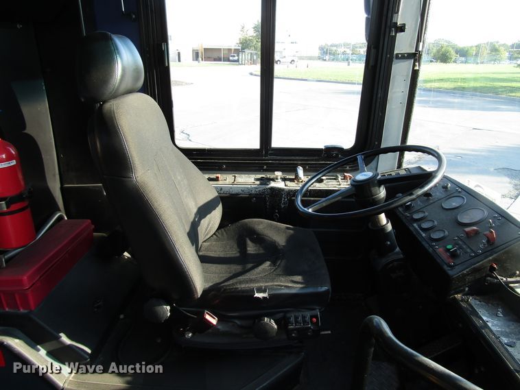 image for item DG8174 2007 Gillig G29E102R2 shuttle bus