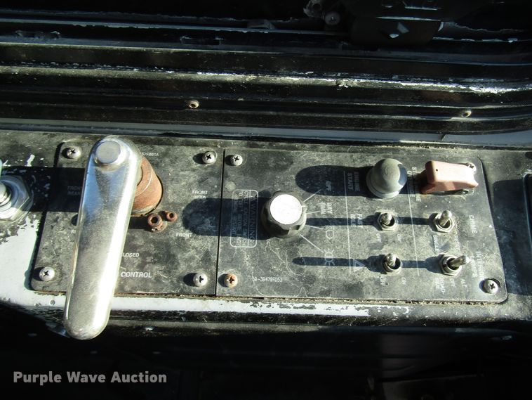 image for item DG8174 2007 Gillig G29E102R2 shuttle bus