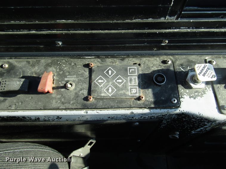 image for item DG8174 2007 Gillig G29E102R2 shuttle bus